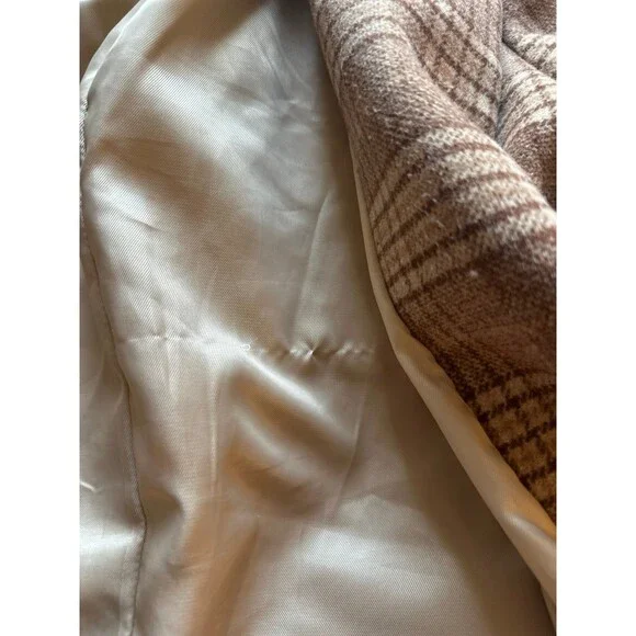 Abercrombie and Fitch Tan Blazer - Picture 4 of 9